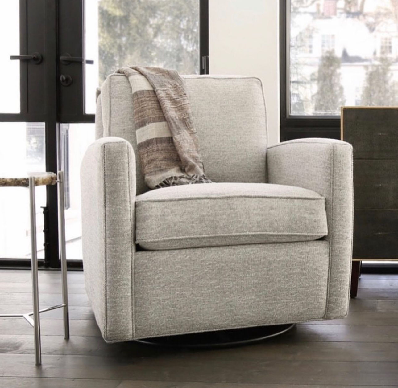 Social Image {i + 1}