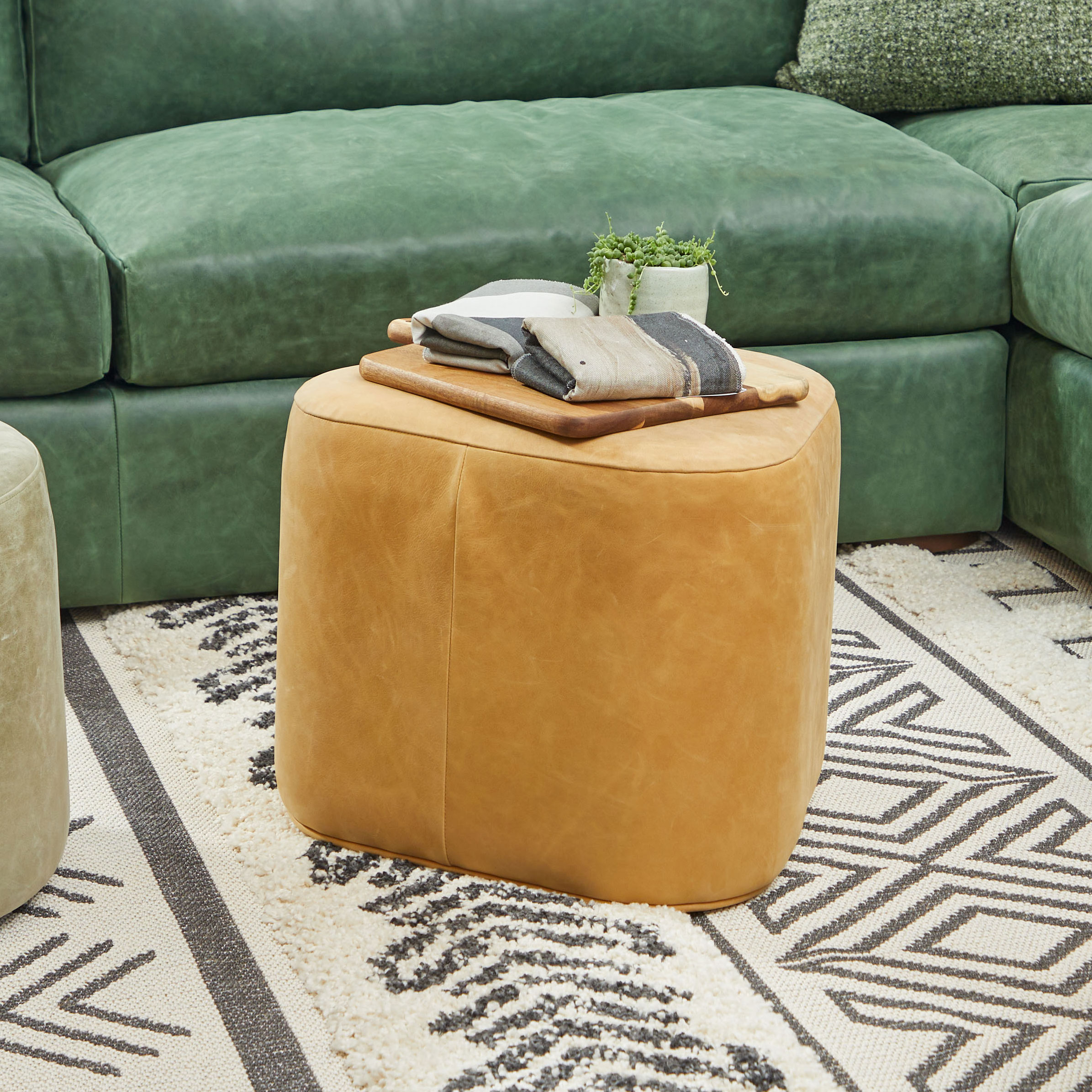 Social Image {i + 1}